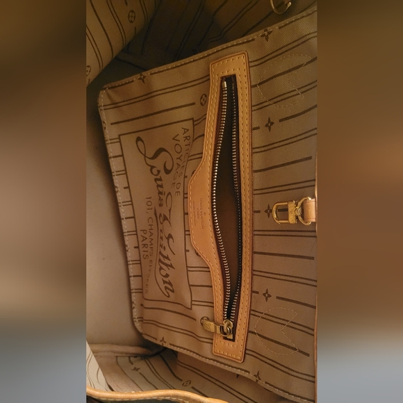 Louis Vuitton Neverfull PM - Picture 8 of 16